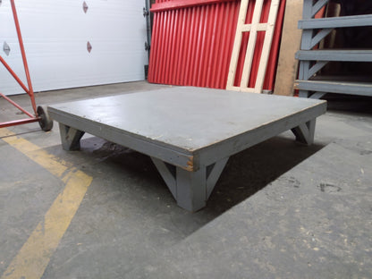 Plateformes grises 4'x 4'