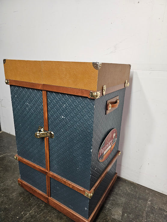 Malle armoire