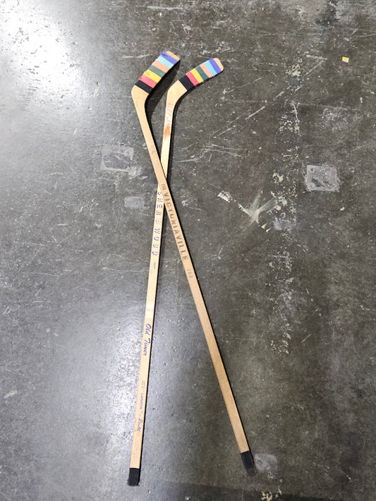 Bâtons de hockey en bois