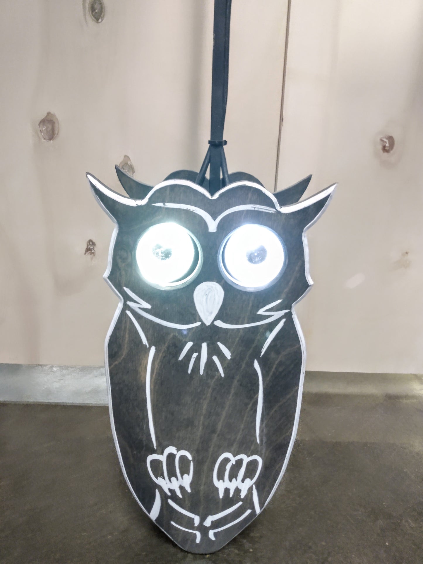 Hibou décoratif avec yeux LED
